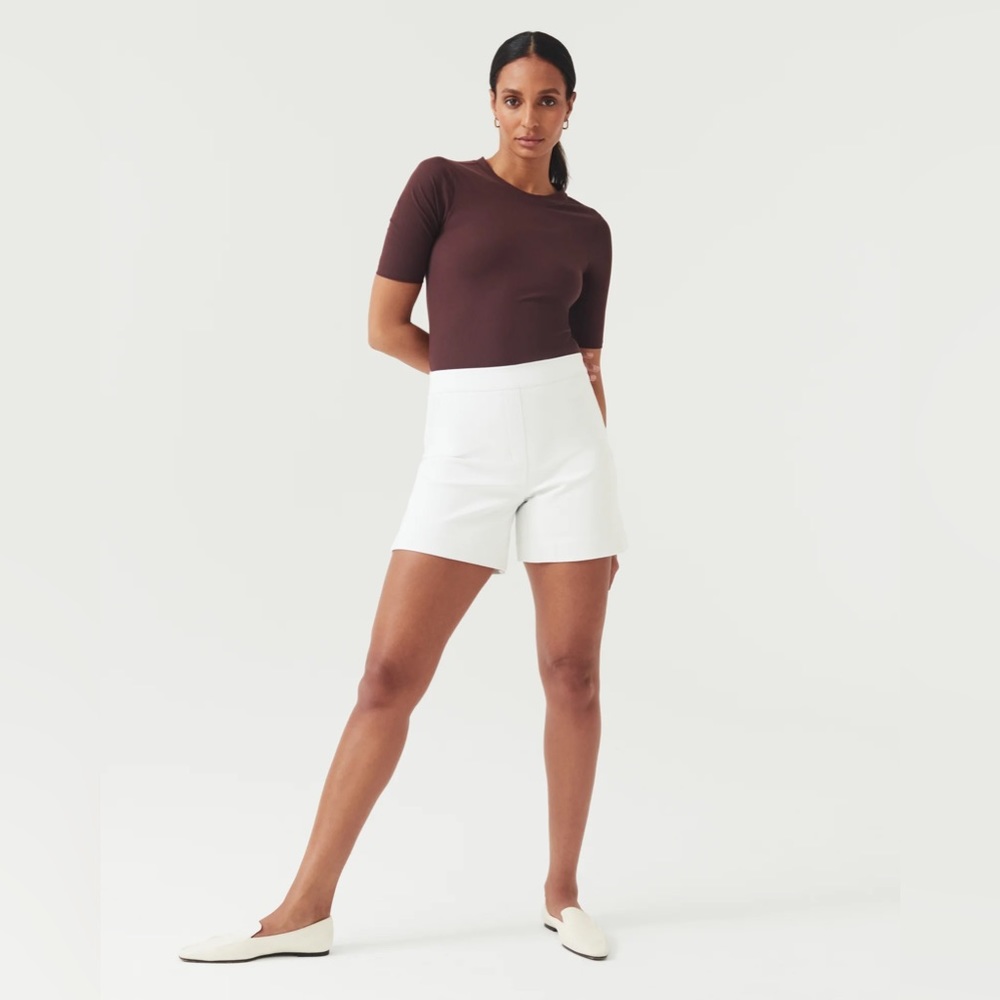 NWT SPANX On-the-Go 6” Shorts with Ultimate Opacity Technology in Classic White